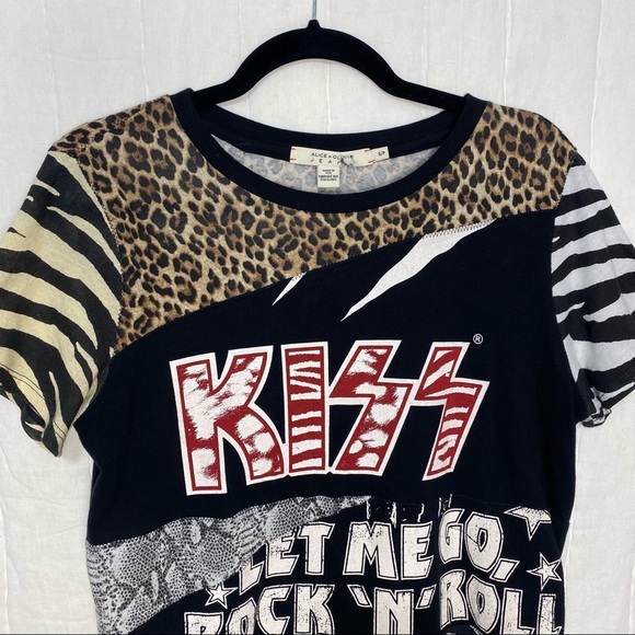 Alice + Olivia Kiss Patchwork Graphic Tee - Picture 10 of 14